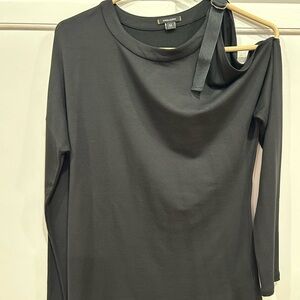 Stella & Dot cold shoulder top